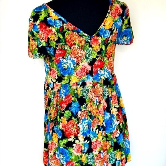 Forever 21 Short-Sleeve Floral Peasant Top, (L) - Picture 5 of 14